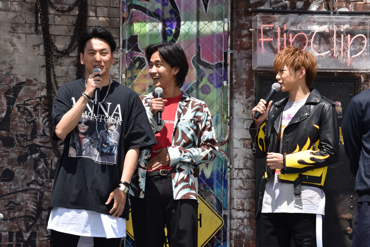 左から山下健二郎、佐藤寛太、佐藤大樹。