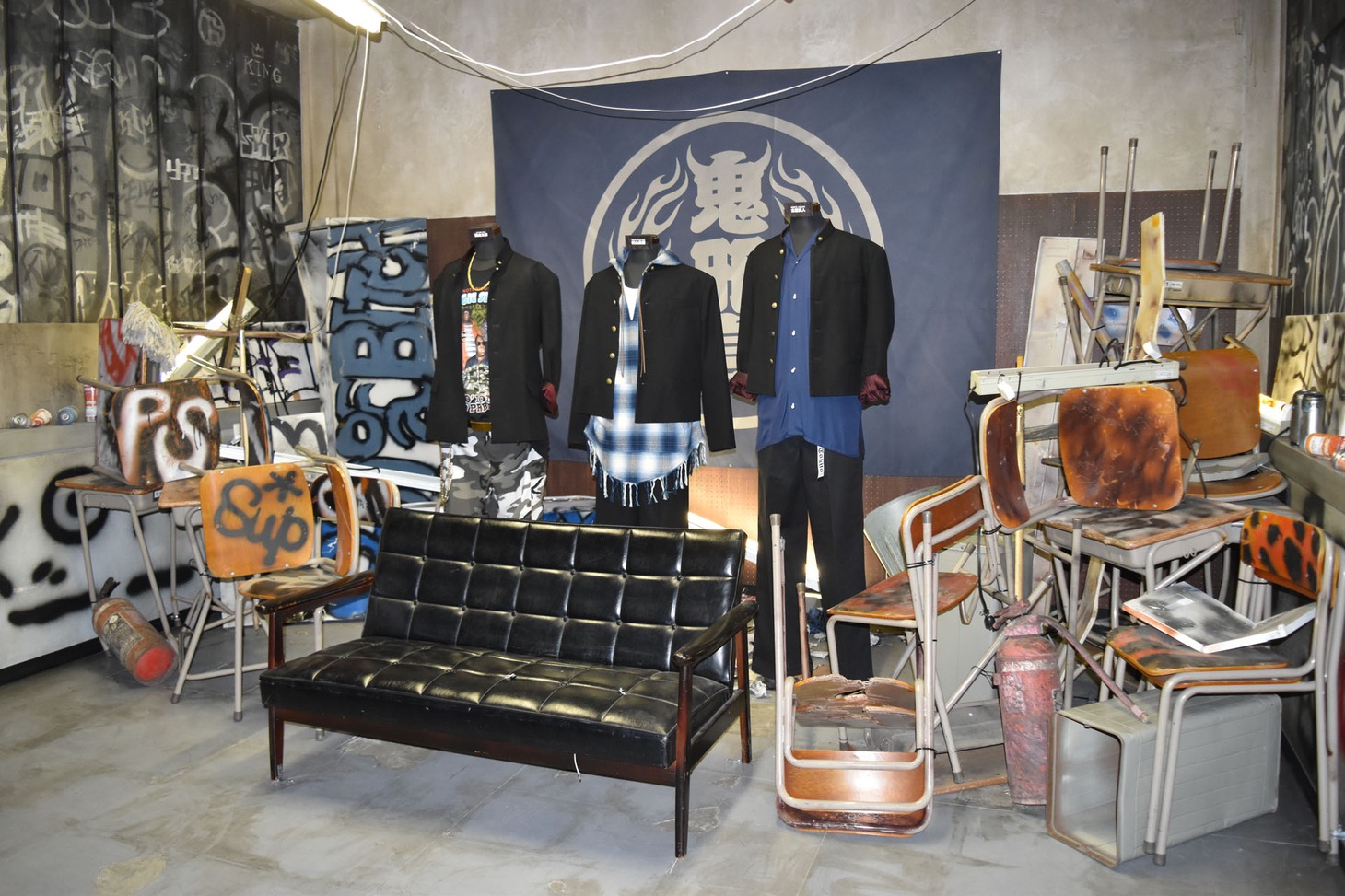 「HiGH&LOW THE MUSEUM」内部の、鬼邪高校コーナー。