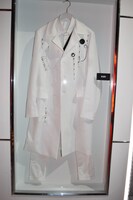 「HiGH&LOW THE MUSEUM」内部。KOOの衣装。