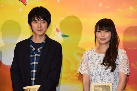 左から本郷奏多、中川翔子。