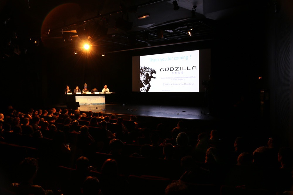 「GODZILLA 怪獣惑星」舞台挨拶の様子。