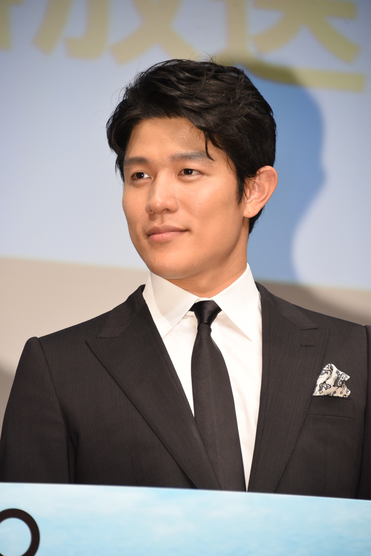 鈴木亮平