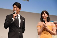 「宮沢賢治の食卓」舞台挨拶の様子。