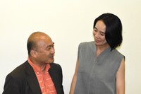 談笑する広上淳一（左）と河瀬直美（右）。