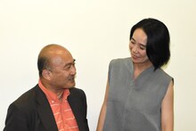 談笑する広上淳一（左）と河瀬直美（右）。