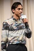 満島真之介