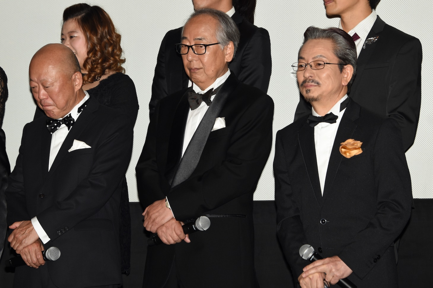 左から六平直政、岸部一徳、水谷豊。