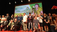 アヌシー国際アニメーション映画祭2017の受賞者全員によるフォトセッションの様子。（撮影：土居伸彰）