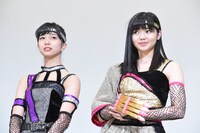 左から井上玲音、浜浦彩乃。