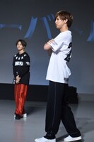 片寄涼太（右）