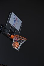 土屋太鳳の放ったボール。