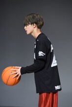 フリースロー対決に挑む草川拓弥。