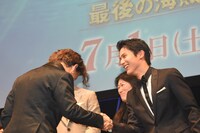 「パイレーツ・オブ・カリビアン／最後の海賊」夏祭りプレミアの様子。