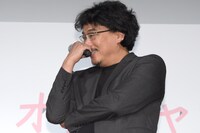 香川照之の「ソン・ガンホさんにドロップキックされたい」発言に笑うポン・ジュノ。