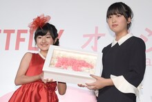 左から小林星蘭、アン・ソヒョン。