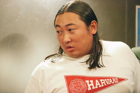 細川徹脚本・監督「違法風俗店の男」より、秋山竜次（ロバート）。