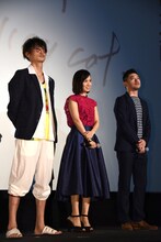 左から窪塚洋介、市川由衣、榊英雄。