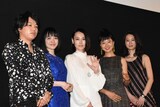 左から監督のイ・インチョル、キャストの小島藤子、菊地凛子、玄理、谷口蘭。