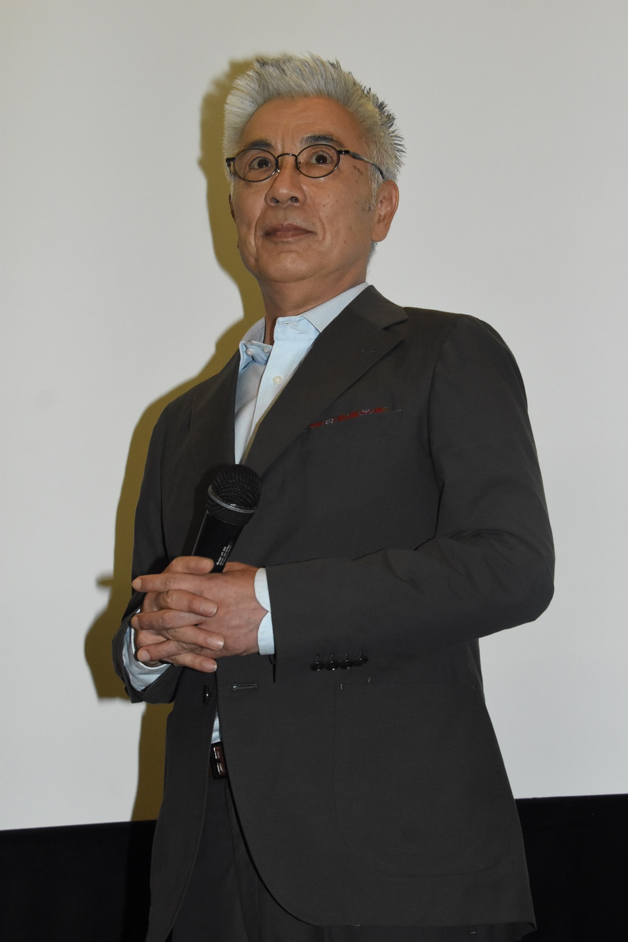 イッセー尾形
