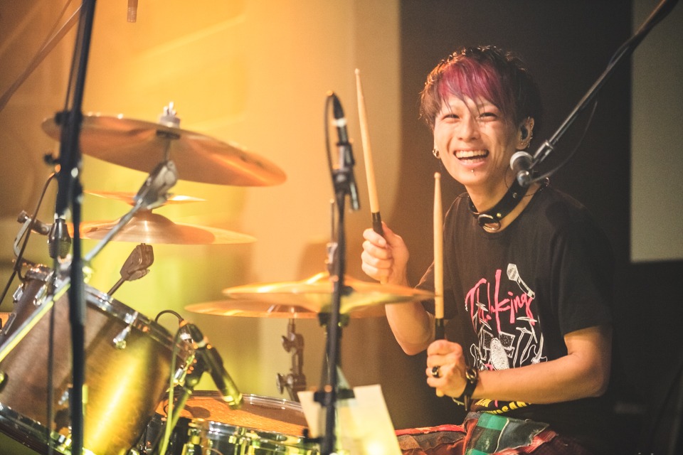 「Thinking Dogs DOG'S PARTY vol.10 ～THE 2nd ANNIVERSARY LIVE～」の様子。