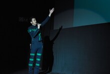 プレゼンテーションする伊藤陽佑。