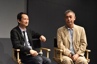 左からトラン・アン・ユン、橋口亮輔。