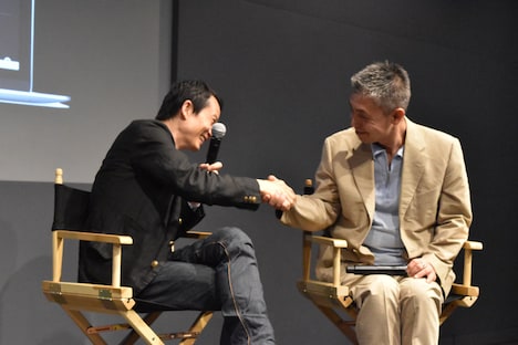 左からトラン・アン・ユン、橋口亮輔。