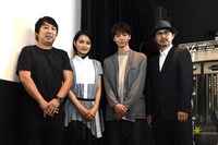 「逆光の頃」特別試写会の様子。