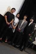「逆光の頃」特別試写会の様子。