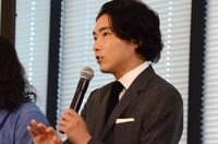 「元、落語家～話が下手な元噺家のハナシ～」のプレミアム上映会に出席した柄本佑。