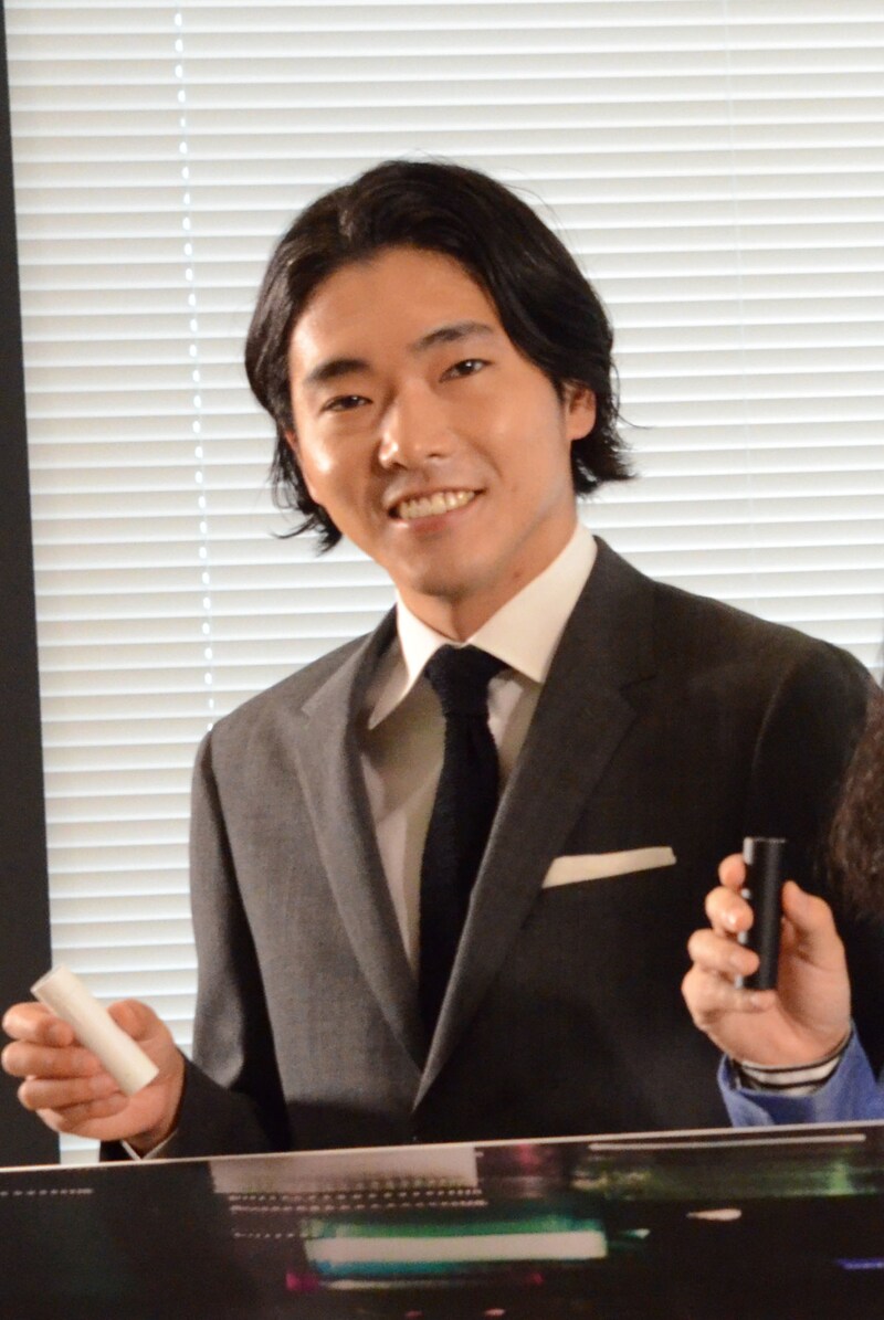「元、落語家~話が下手な元噺家のハナシ~」のプレミアム上映会に出席した柄本佑。