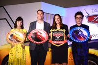 「カーズ／クロスロード」新車発表会の様子。