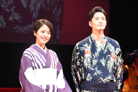 左から長澤まさみ、岡田将生。
