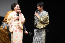 福田から「（かしこまった話の）最後におならを出すはず」と振られるも、「ごめんなさい、今日出ない……」と謝る安田顕（右）。