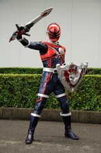 「宇宙戦隊キュウレンジャー」より南圭介演じるホウオウソルジャー。