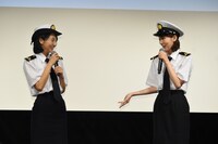 左から武田玲奈、飯豊まりえ。