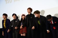 映画「兄に愛されすぎて困ってます」初日舞台挨拶の様子。