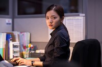 「オフィス 檻の中の群狼」 (c)2015 LITTLEBIG PICTURES.ALL RIGHTS RESERVED.