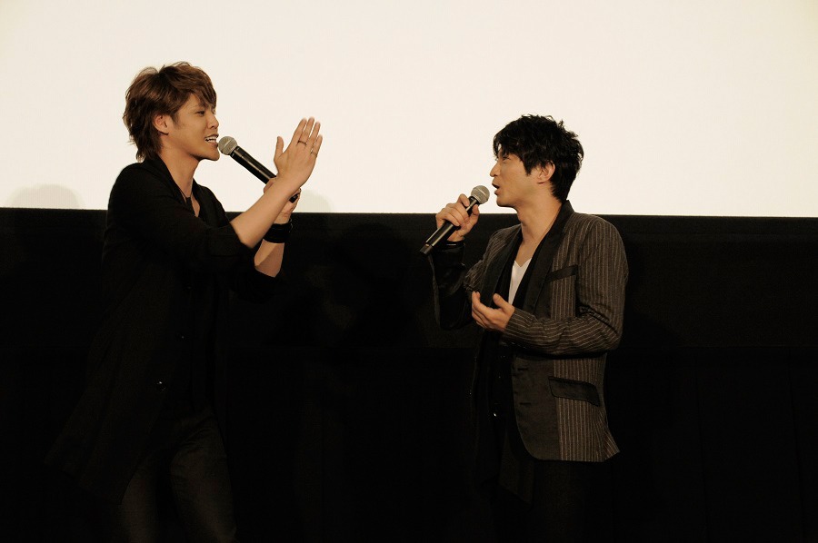 左から宮野真守、津田健次郎。