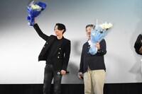 左からディーン・フジオカ、西谷真一。