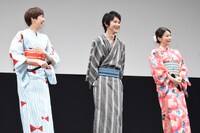左から佐藤栞里、本郷奏多、中川翔子。