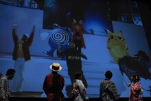 約20年前の松本梨香（後列中央）。