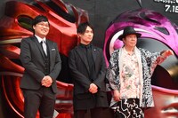 左から山里亮太、鈴木達央、古田新太。