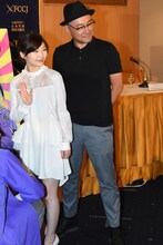 左から伊藤沙莉、監督の内田英治。