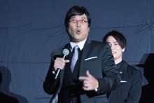 アントニオ猪木にパワーを注入されることになり、嫌がる山里亮太。