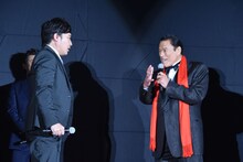 左から山里亮太、アントニオ猪木。