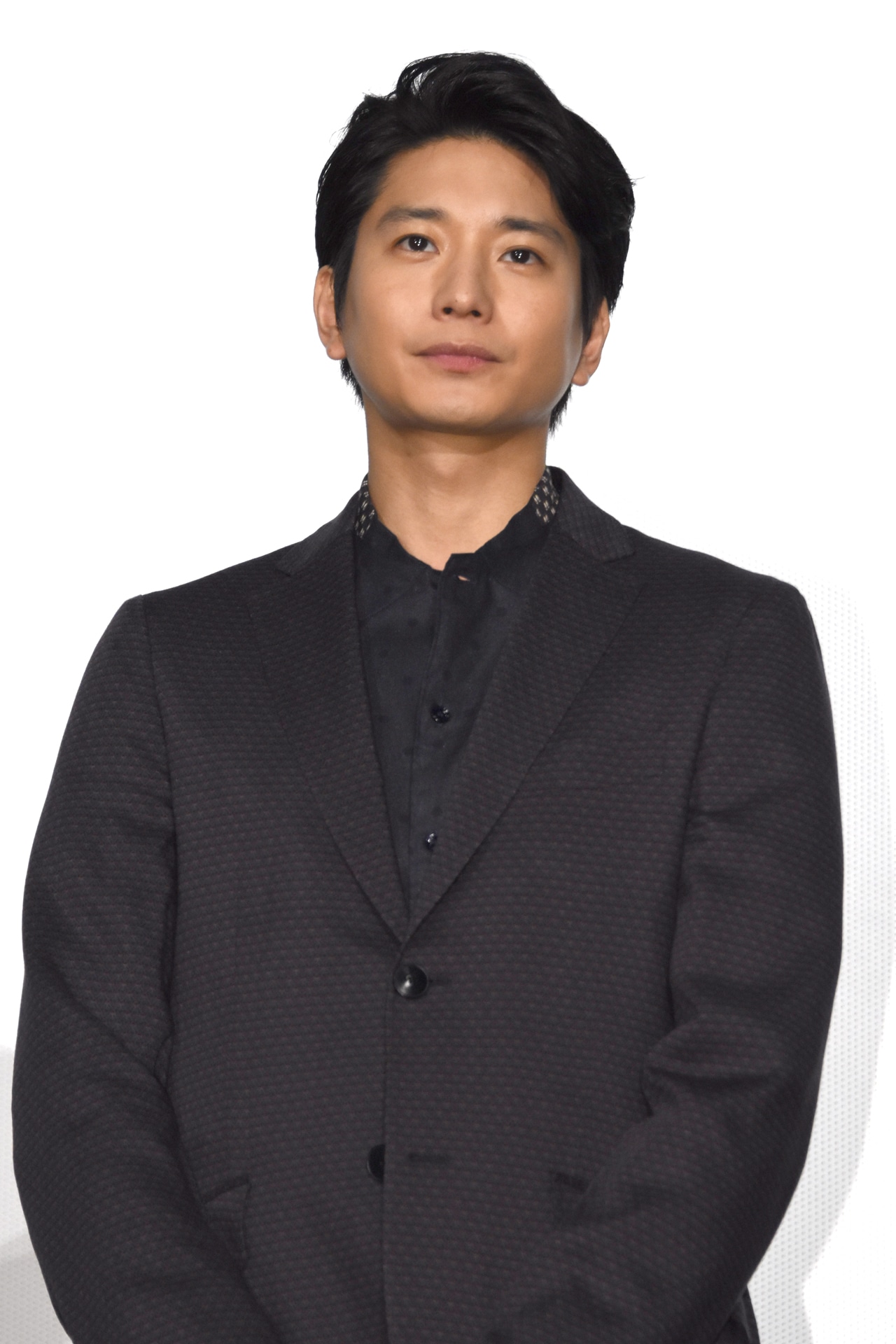 2017年7月、「いつまた、君と ～何日君再来」の舞台挨拶に登壇した向井理。