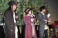 左からじゅんいちダビッドソン、岡田奈々（AKB48、STU48）、中川大志。