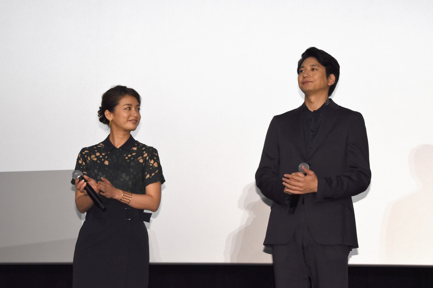 「いつまた、君と ～何日君再来（ホーリージュンザイライ）～」大ヒット御礼舞台挨拶の様子。