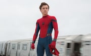 「スパイダーマン:ホームカミング」でピーター・パーカー / スパイダーマンに扮するトム・ホランド。